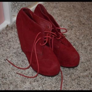 Red wedges